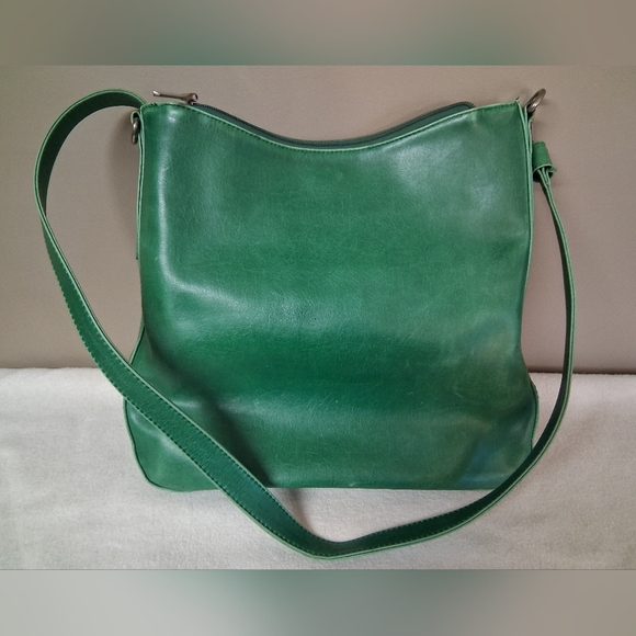 Matt & Nat Green Crossbody Shoulder Bag - Picture 7 of 8